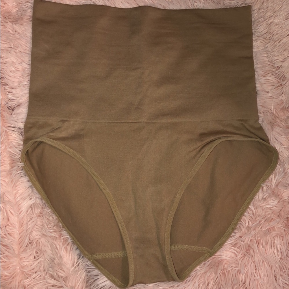 NWOT tan spanx (shapewear)